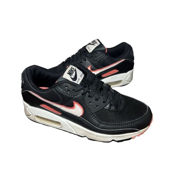 Nike air max Women's Black and Red Sneakers size 7 - Picture 2 of 6